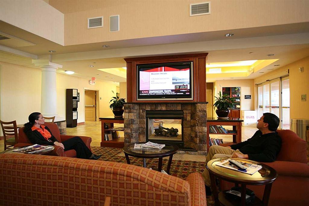 Hampton Inn & Suites Woodland-Sacramento Area Interior photo